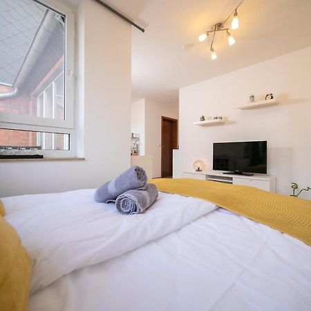 Studio Shiny - Zentral Mit Balkon - Messe - Kueche Neuss Esterno foto