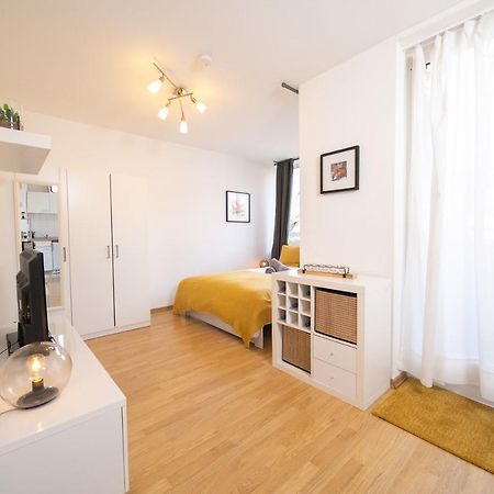 Studio Shiny - Zentral Mit Balkon - Messe - Kueche Neuss Esterno foto