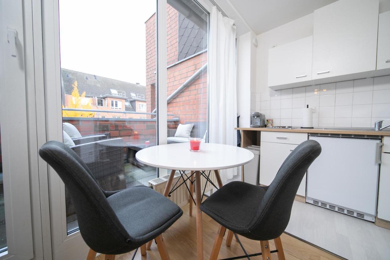 Studio Shiny - Zentral Mit Balkon - Messe - Kueche Neuss Esterno foto