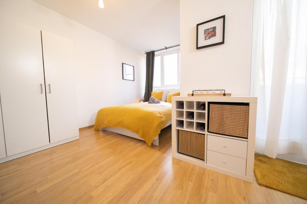 Studio Shiny - Zentral Mit Balkon - Messe - Kueche Neuss Esterno foto