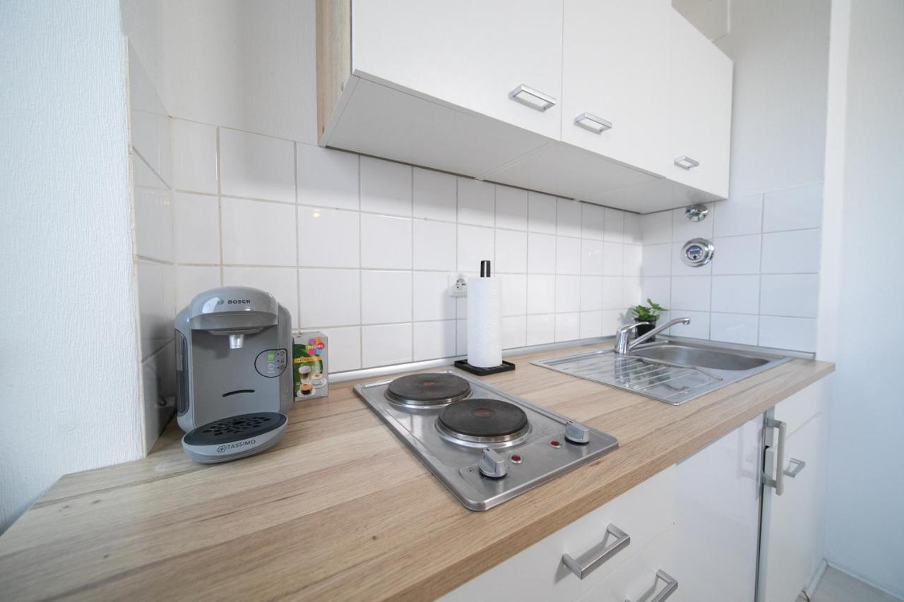 Studio Shiny - Zentral Mit Balkon - Messe - Kueche Neuss Esterno foto
